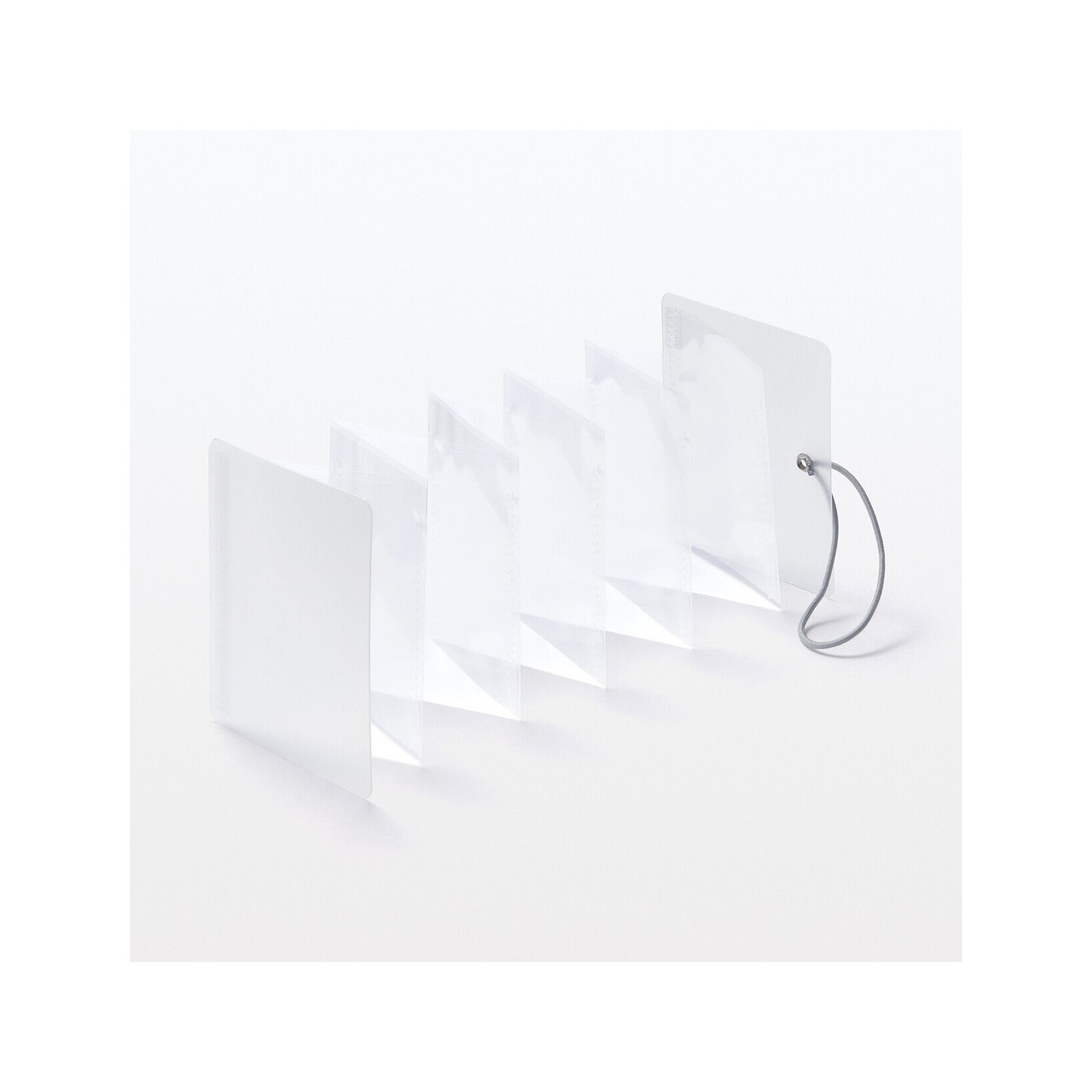 Wolnostojący organizer na karty