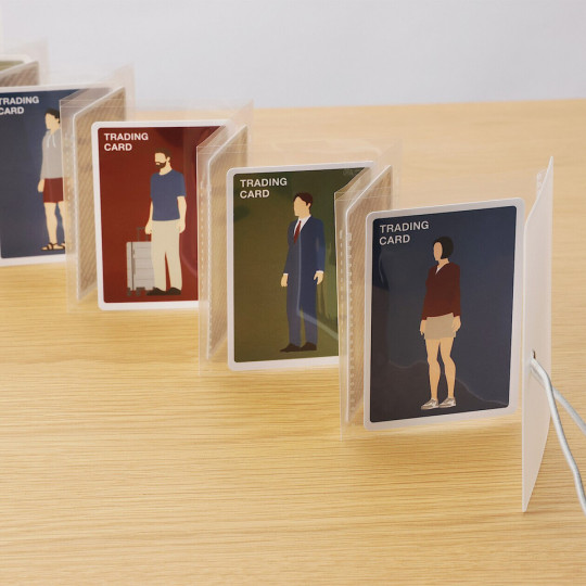 Wolnostojący organizer na karty