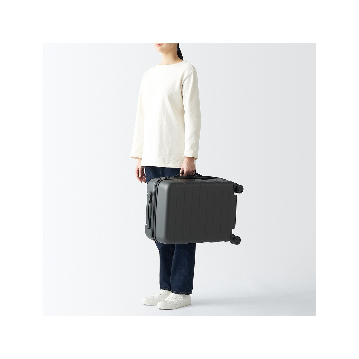 Walizka twarda z poliwęglanu 36l szara