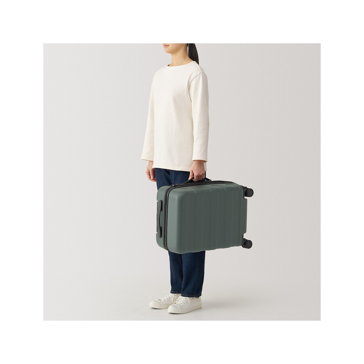 Walizka twarda z poliwęglanu 36l khaki