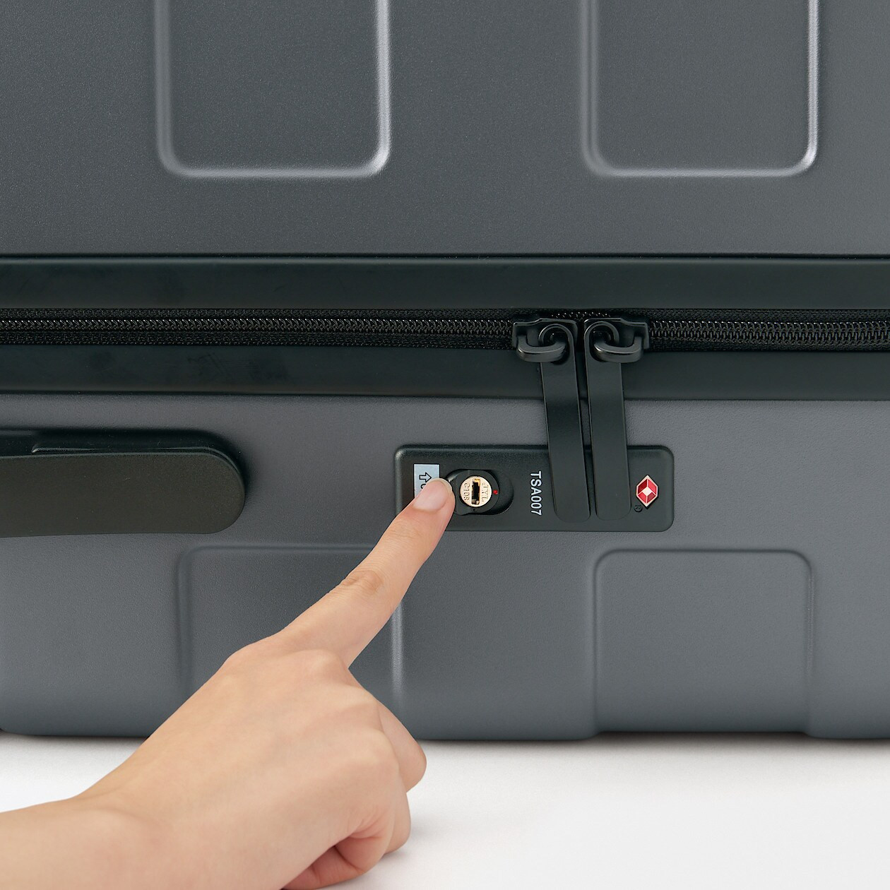 Walizka twarda z poliwęglanu 75l szara