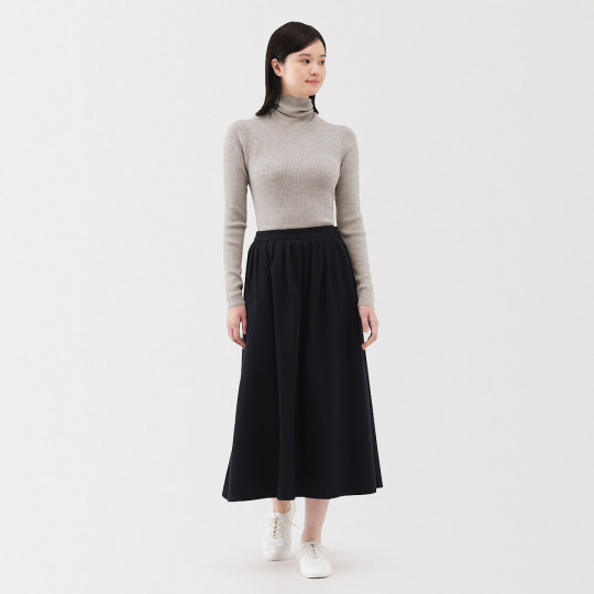 Golf niegryzący wełniany w prążki beżowy