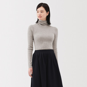 Golf niegryzący wełniany w...