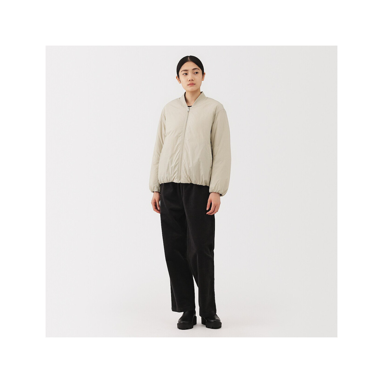 Kurtka bomberka beżowa