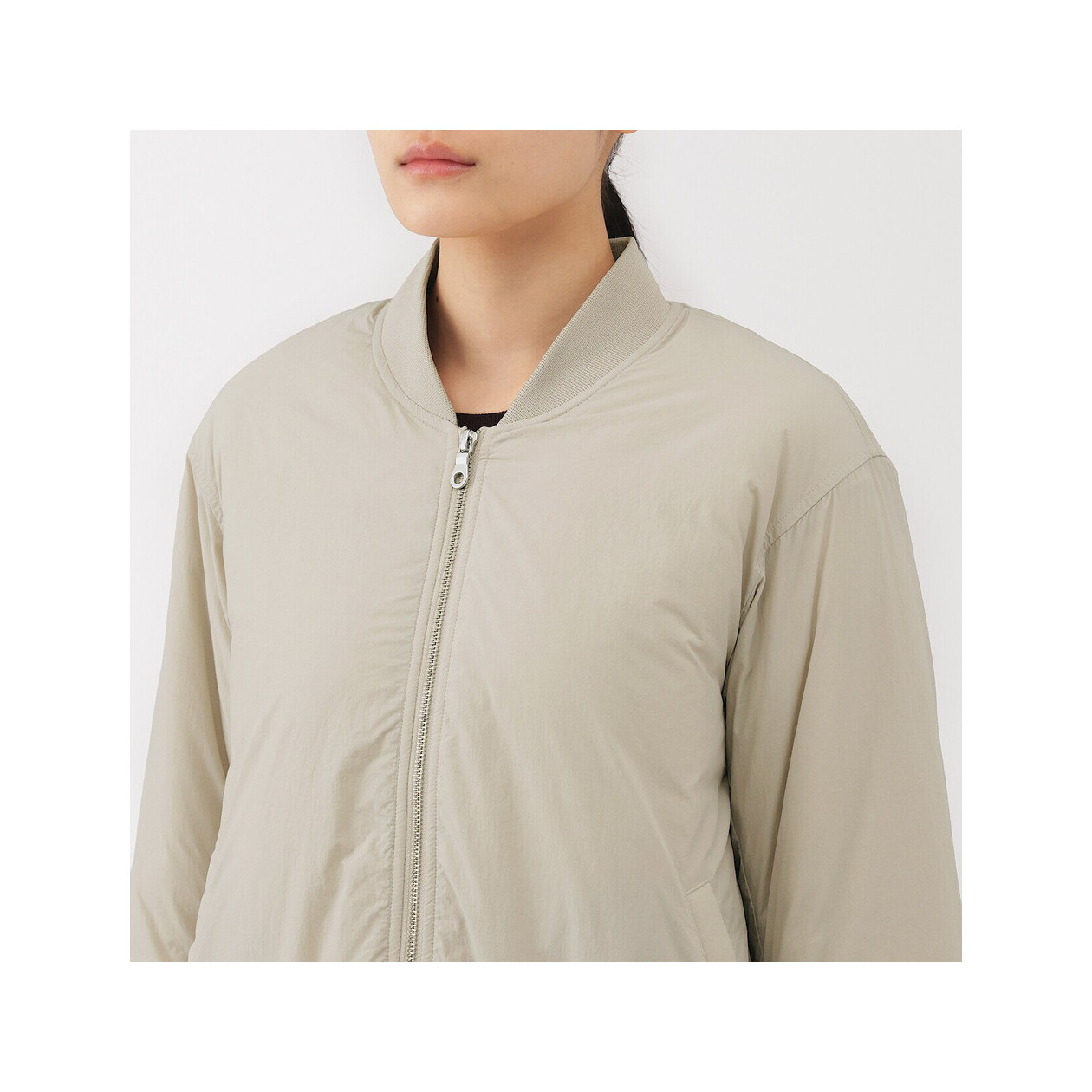 Kurtka bomberka beżowa