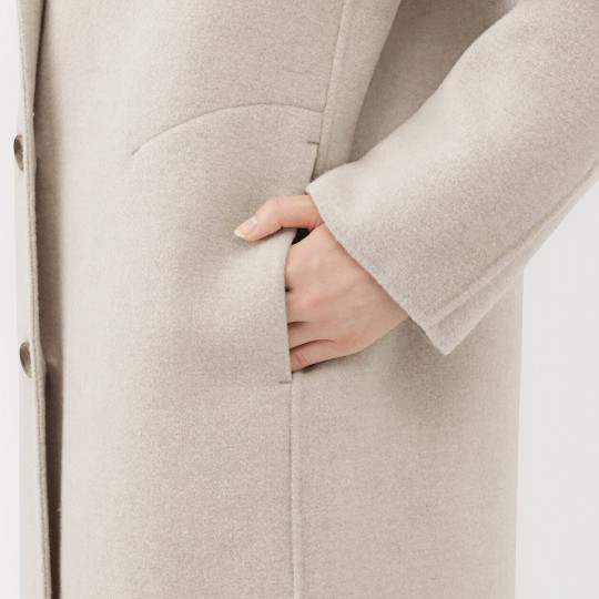 Płaszcz z wełną merino beżowy