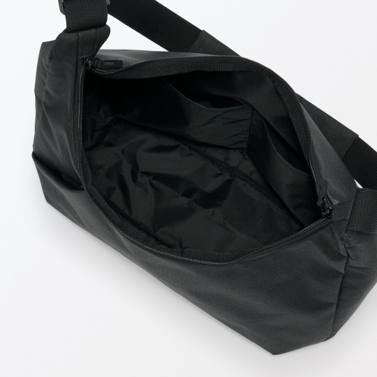 Torba listonoszka miękka wodoodporna czarna