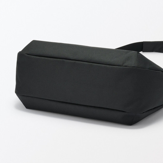 Torba listonoszka miękka wodoodporna czarna