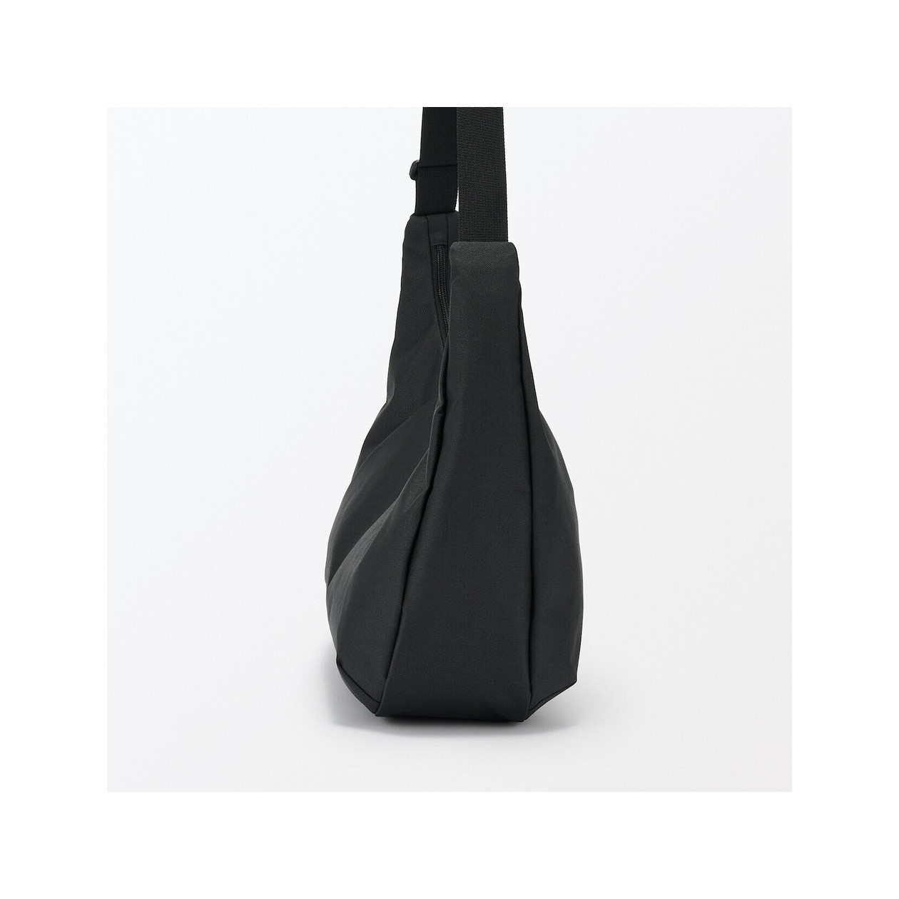 Torba listonoszka miękka wodoodporna czarna