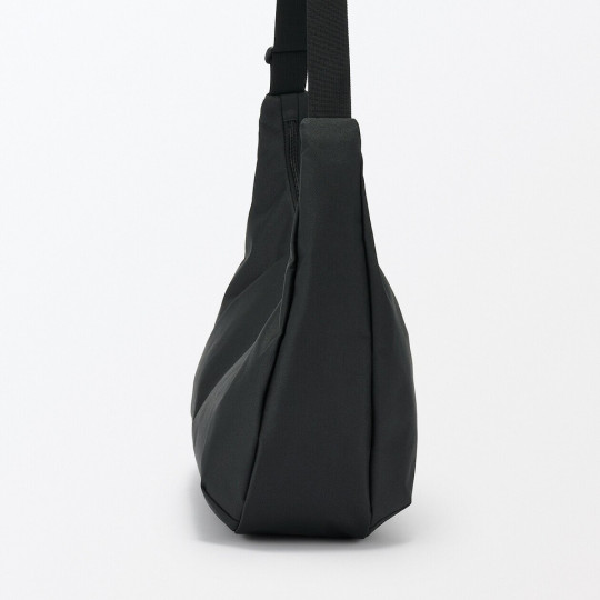 Torba listonoszka miękka wodoodporna czarna