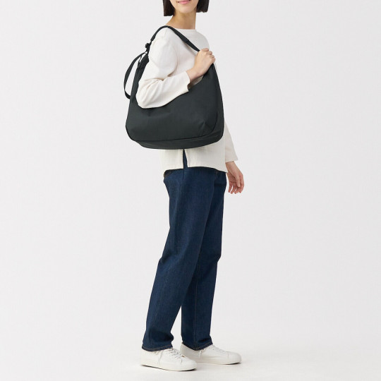 Torba listonoszka miękka wodoodporna czarna