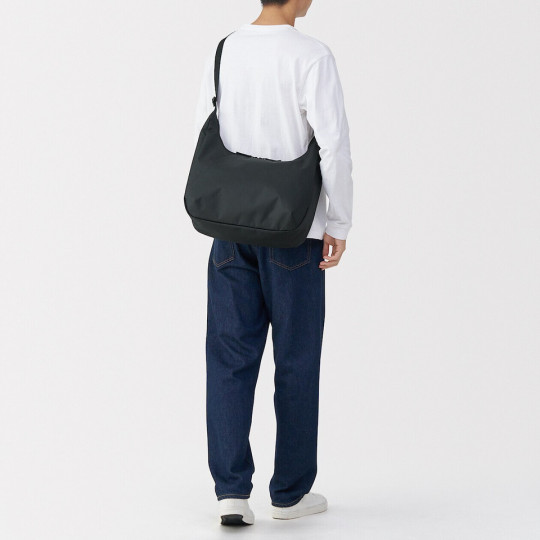 Torba listonoszka miękka wodoodporna czarna