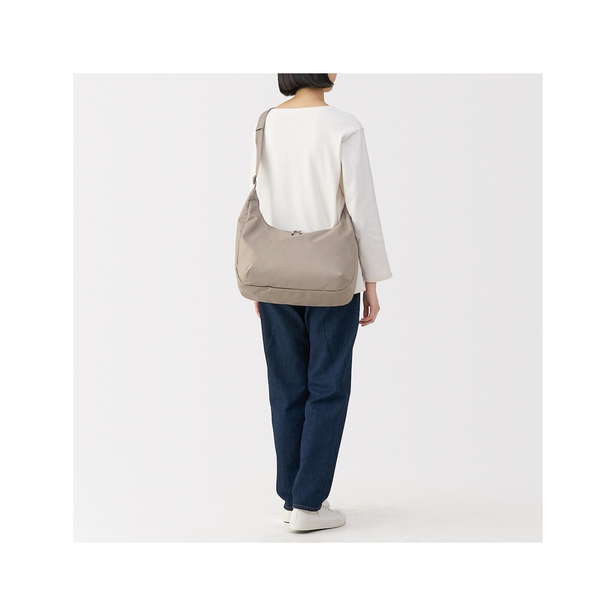 Torba listonoszka miękka wodoodporna beżowa