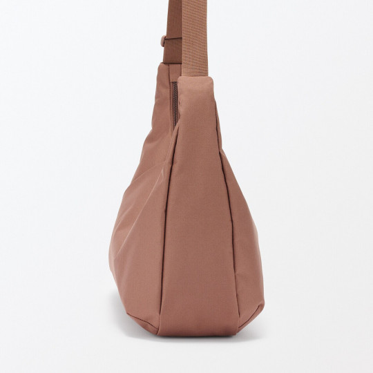 Torba listonoszka miękka wodoodporna brązowa