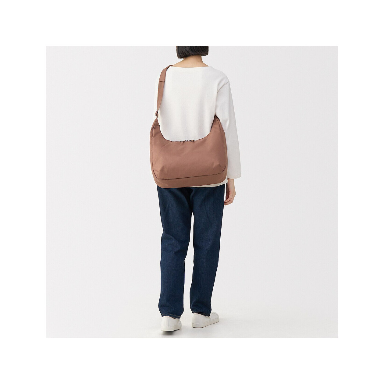 Torba listonoszka miękka wodoodporna brązowa