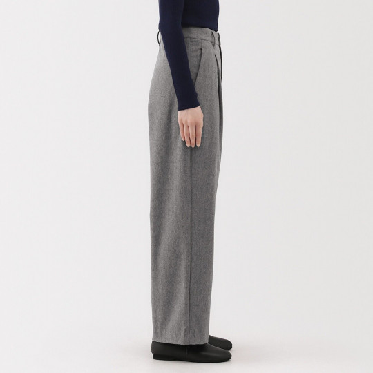 Spodnie z zakładkami szerokie kremowe