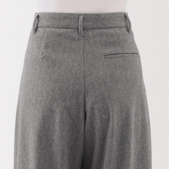 Spodnie z zakładkami szerokie kremowe