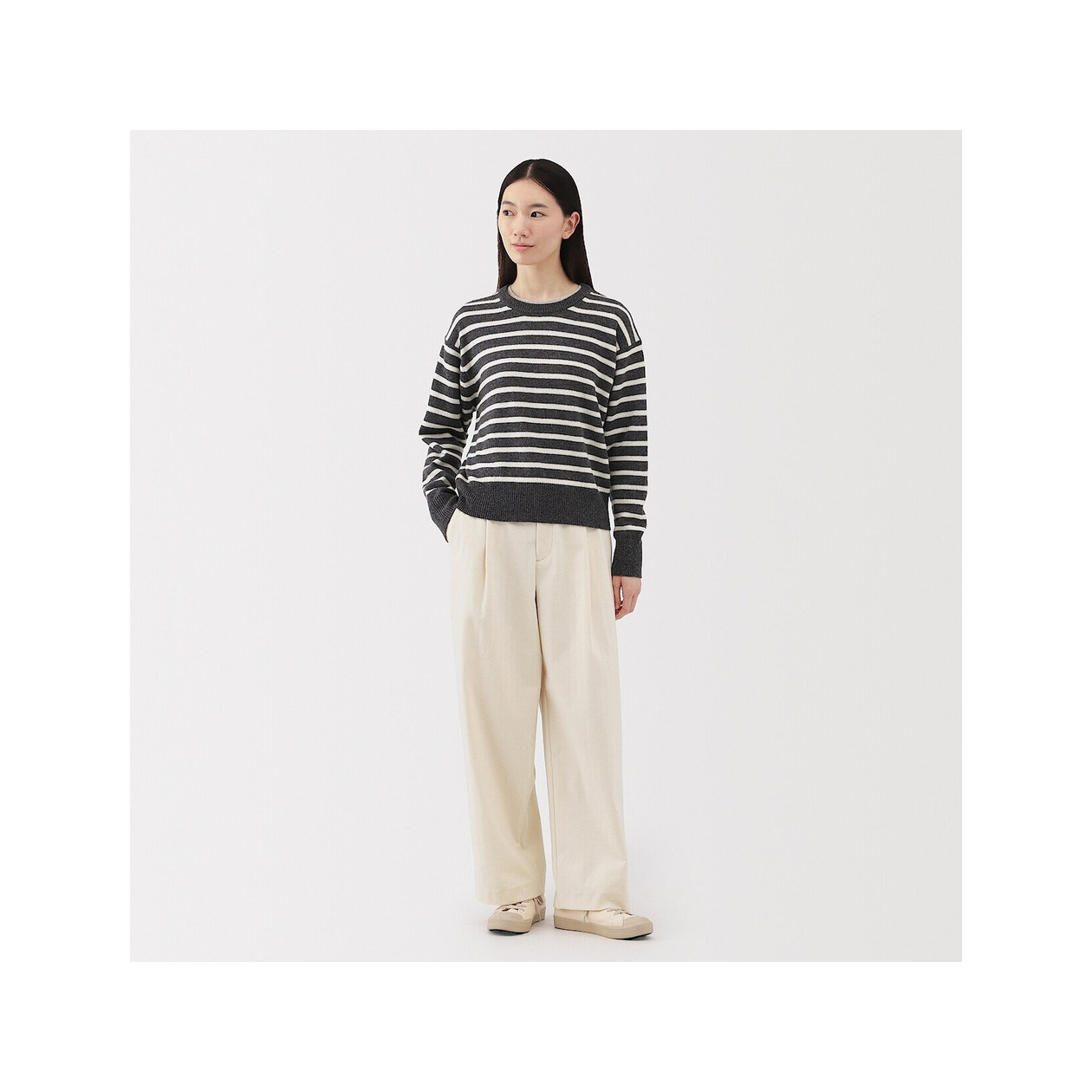 Spodnie z zakładkami szerokie kremowe