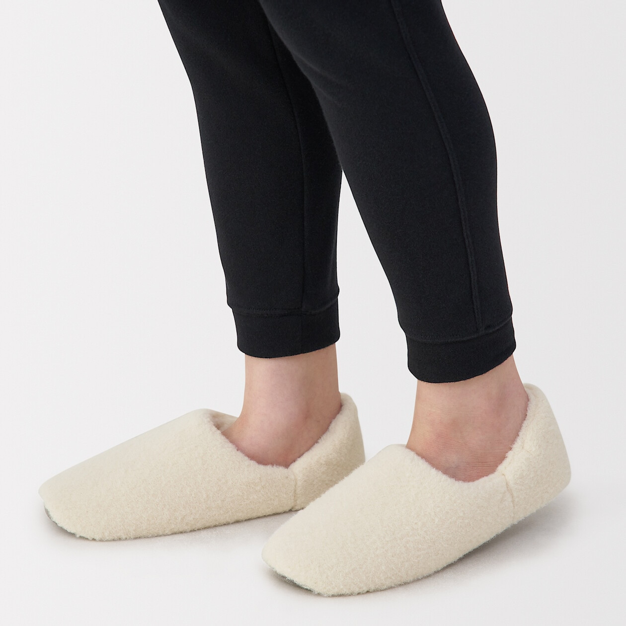 Kapcie ciepłe kremowe