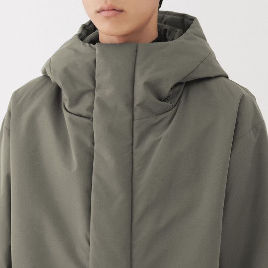 Kurtka puchowa z kapturem czarna