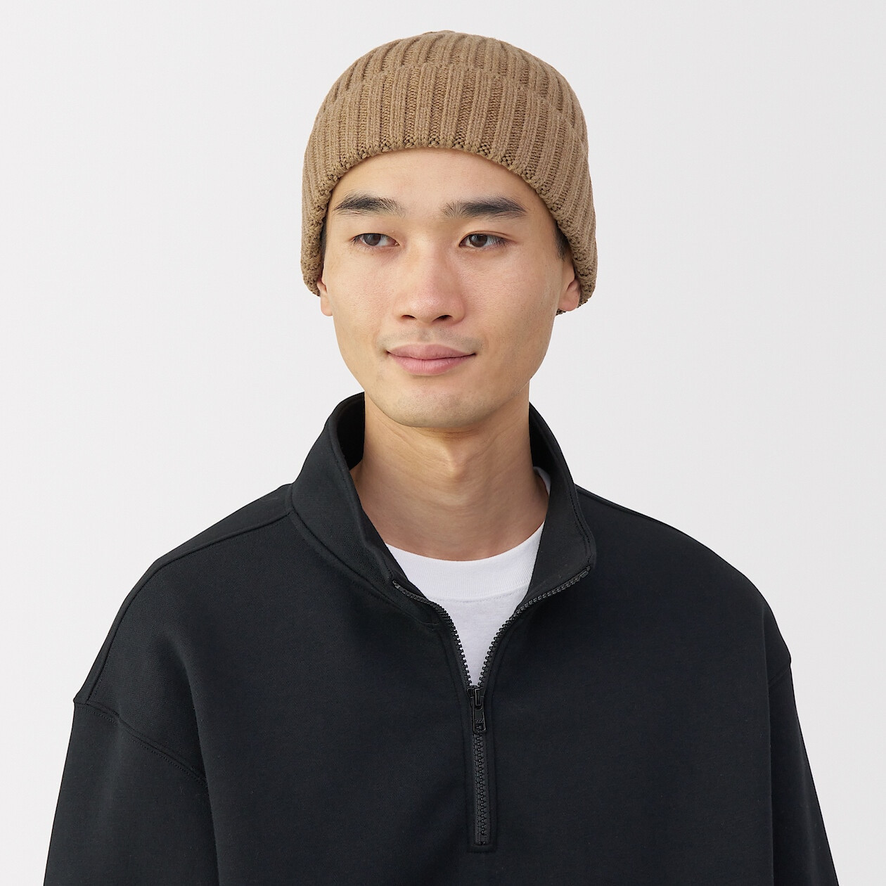 Czapka beanie wełniana niegryząca brązowa