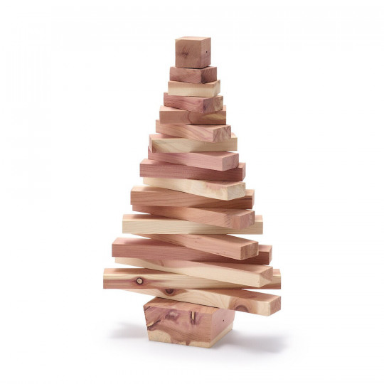 Choinka z bloczków z odzyskanego drewna cedrowego