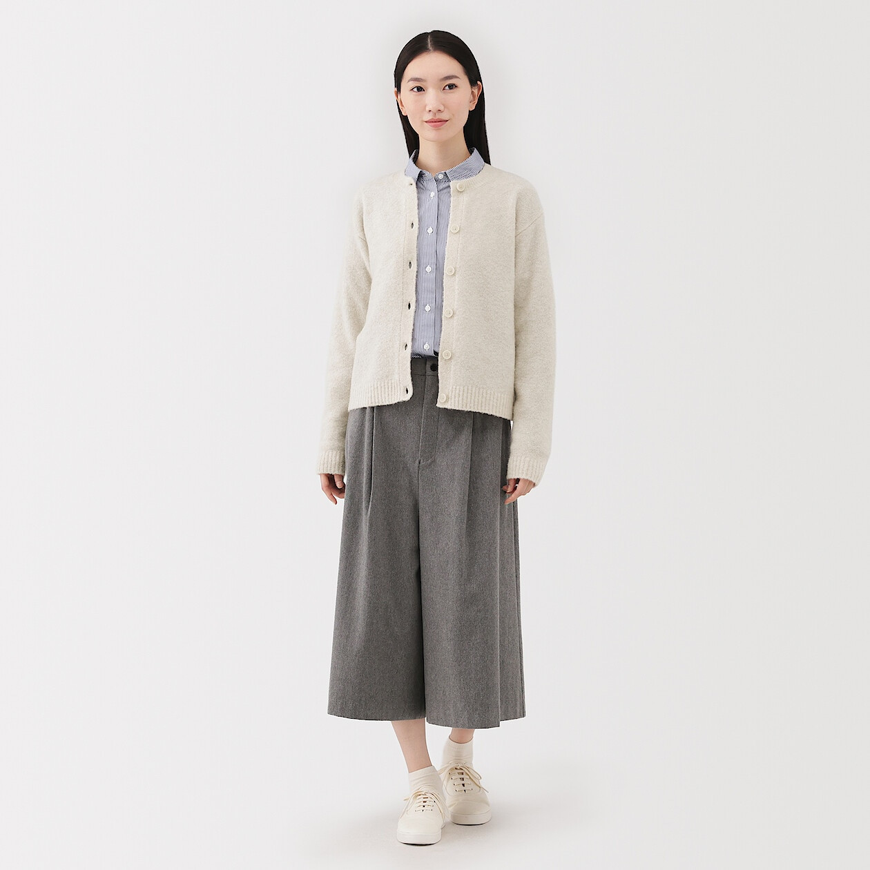 Kardigan boucle beżowy