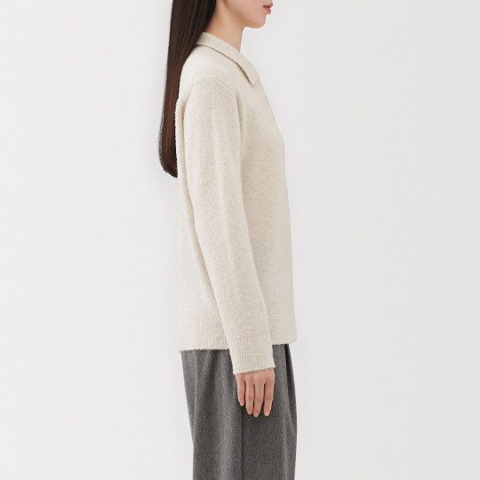 Sweter boucle polo beżowy