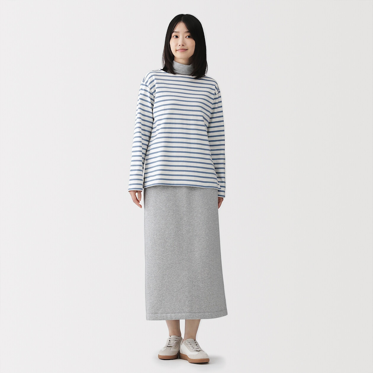 Bluzka z dekoltem w łódkę w paski niebieska