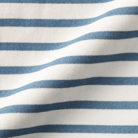 Bluzka z dekoltem w łódkę w paski niebieska