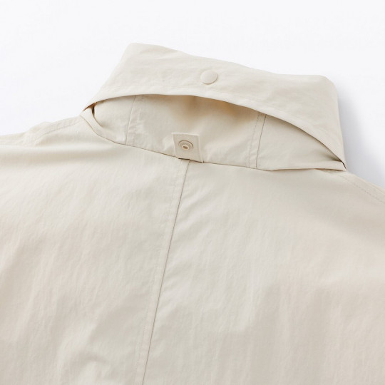 Płaszcz wodoodporny kremowy