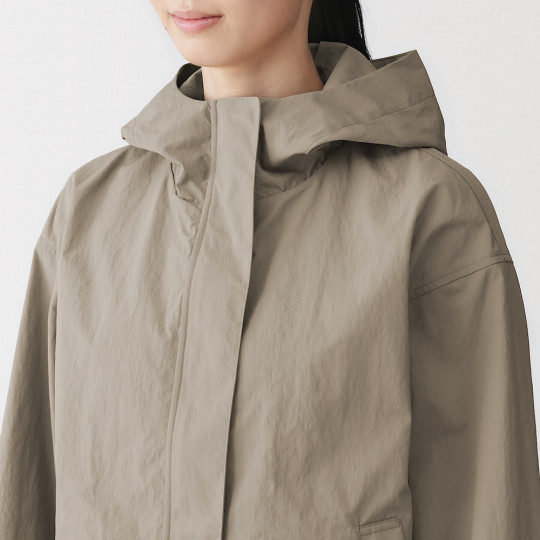 Kurtka wodoodporna kremowa