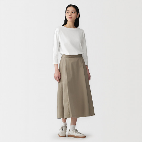 Bluzka z dekoltem w łódkę biała