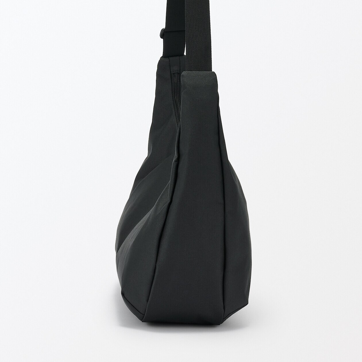 Torba listonoszka wodoodporna miękka czarna