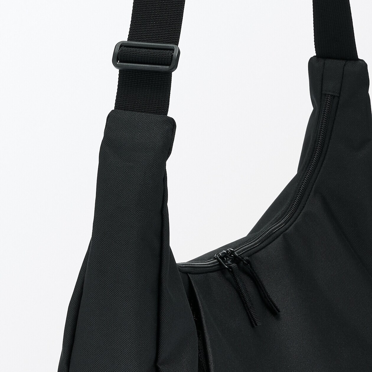 Torba listonoszka wodoodporna miękka czarna