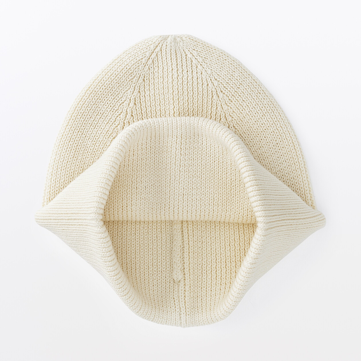 Czapka z jedwabiem kremowa