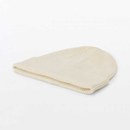 Czapka z jedwabiem kremowa