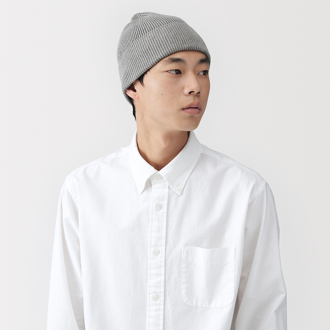 Czapka z jedwabiem szara