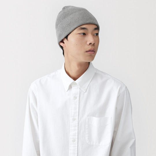 Czapka z jedwabiem szara