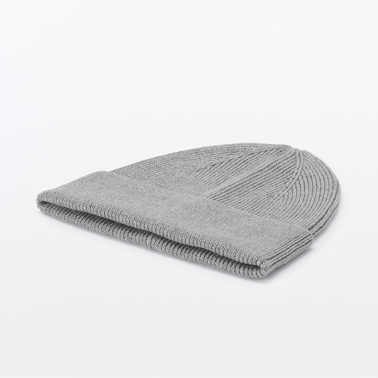 Czapka z jedwabiem szara