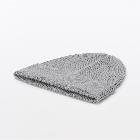 Czapka z jedwabiem szara