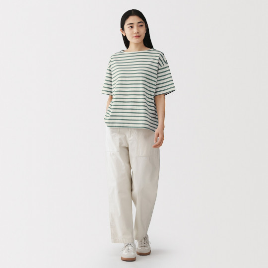 Bluzka z dekoltem w łódkę i krótkim rękawem w zielone paski