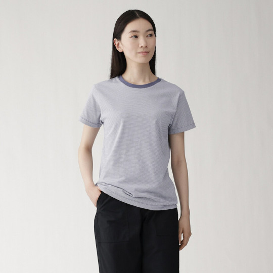 T-shirt w drobne biało niebieskie paski