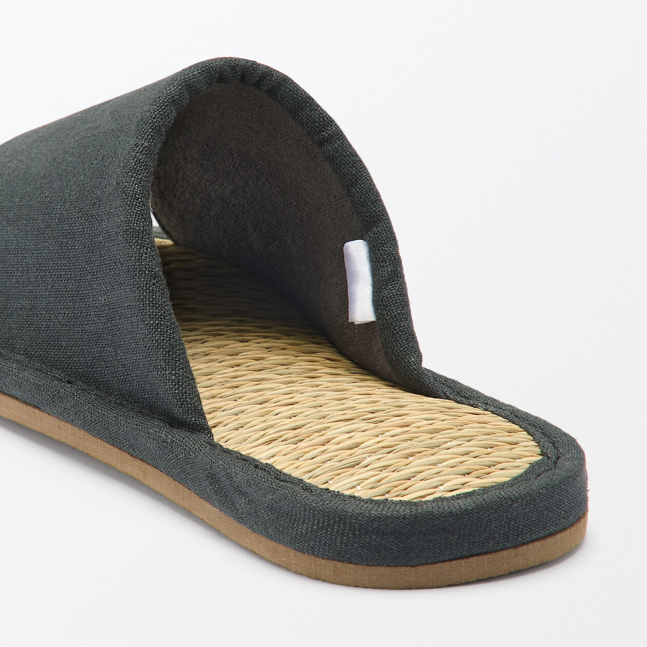 Kapcie igusa z odkrytymi palcami szare