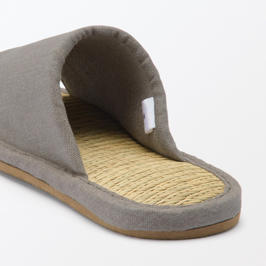 Kapcie igusa z odkrytymi palcami brązowe