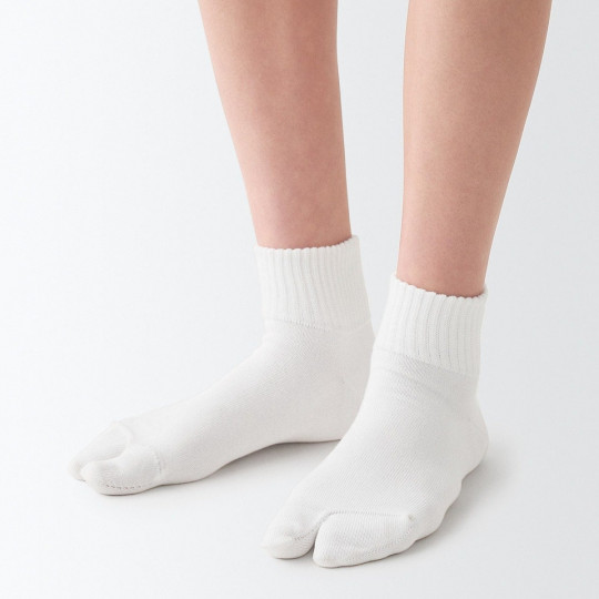 Skarpety tabi krótkie off white